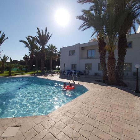 Argaka Palm Tree Apts Exterior photo